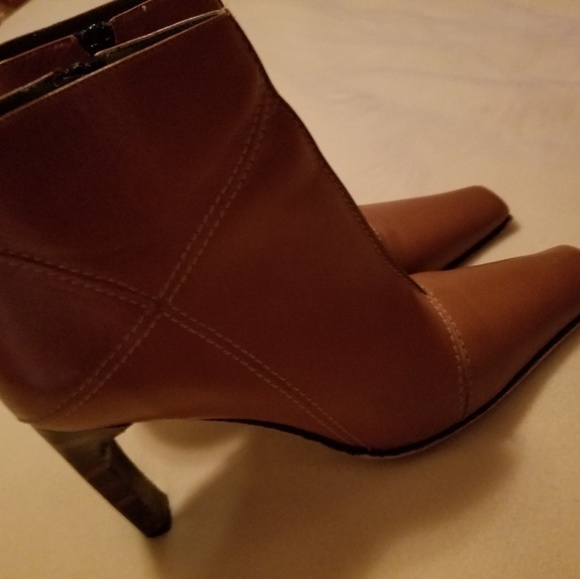 FINAL DISCOUNT-Valerie Stevens Ankle Boots - Picture 2 of 7